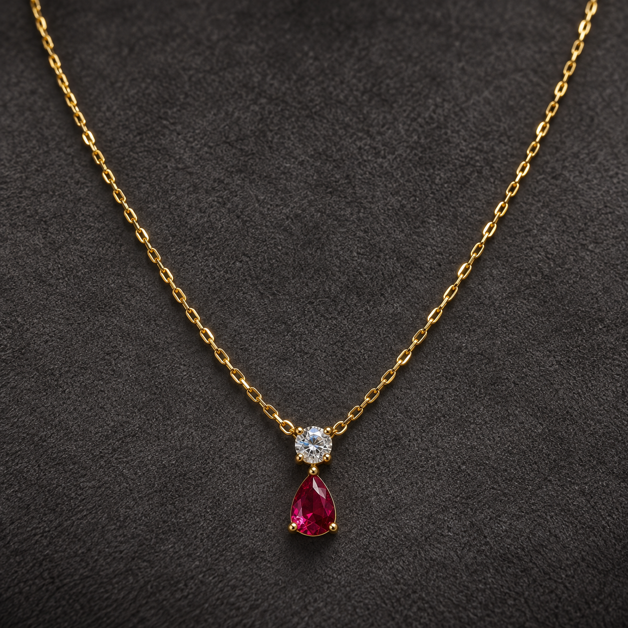 Necklace 1943 — product photograph