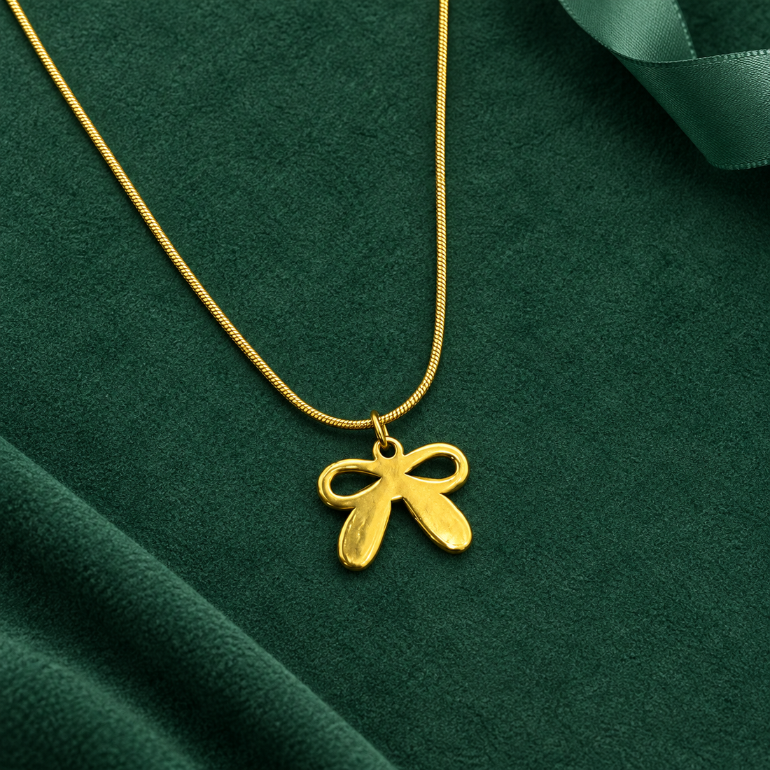 Necklace 1559 — product photograph