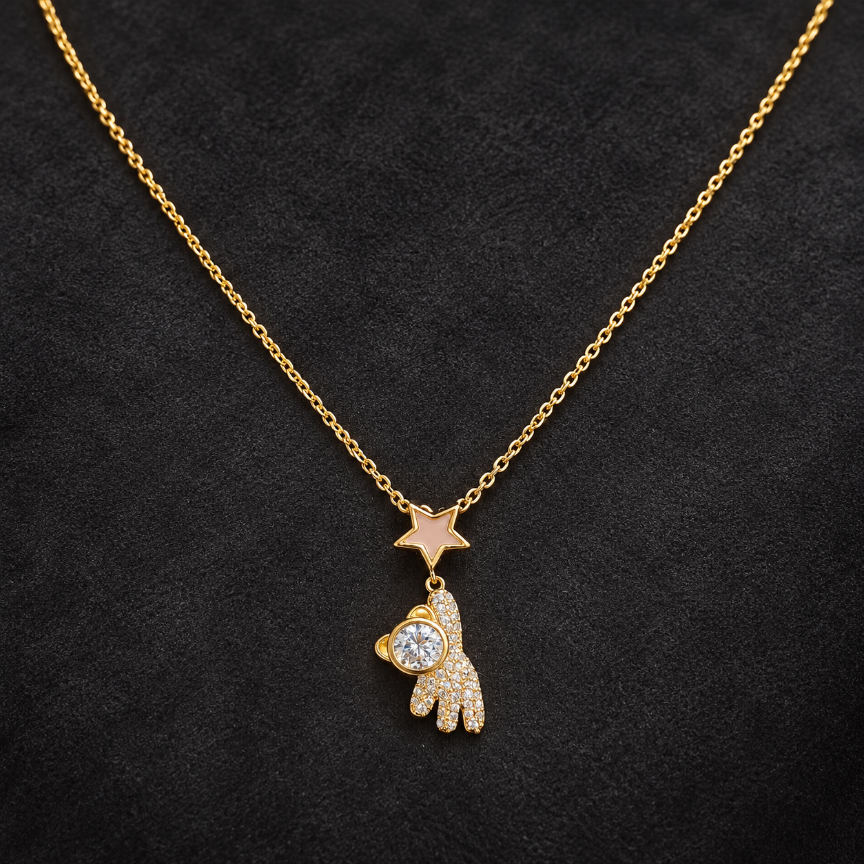 Necklace 1899 — product photograph
