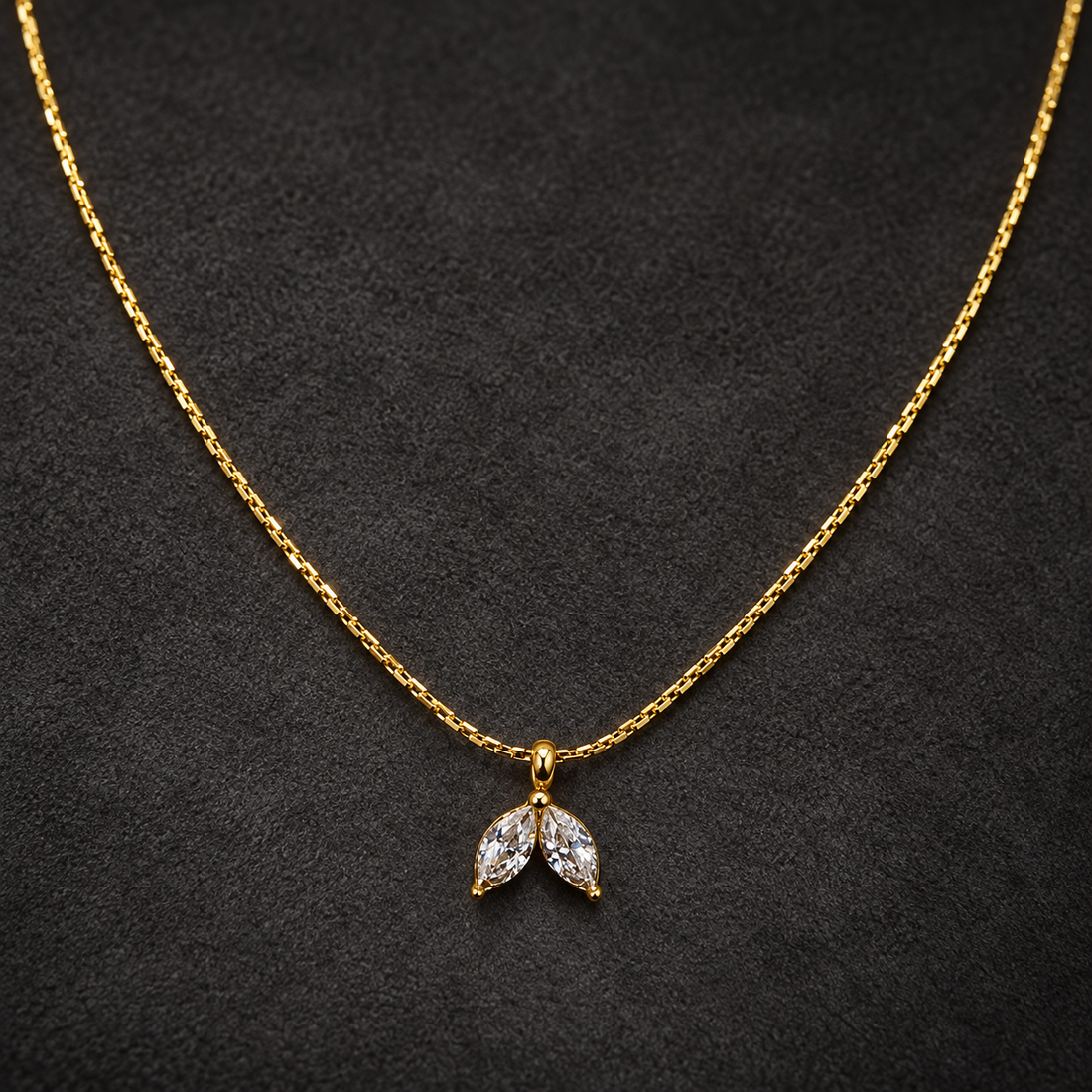Necklace 1866 — product photograph
