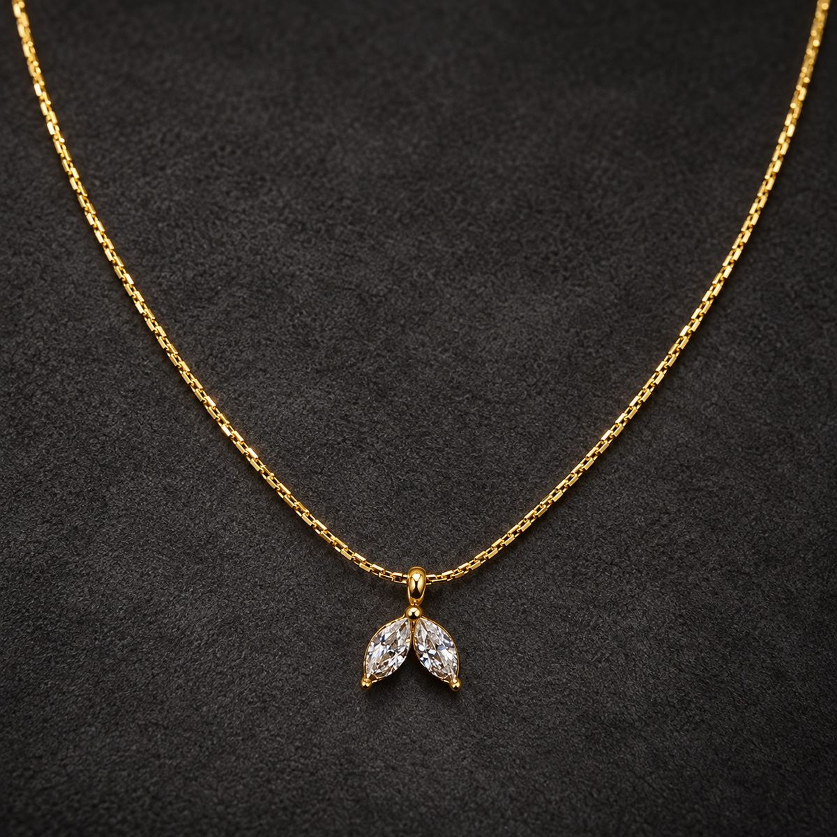Necklace 1866 — product photograph